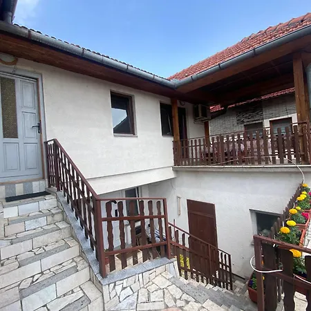 Sagr Shared Toilet And Kitchen Privatunterkunft *