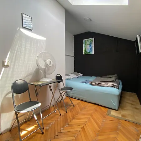 Privatunterkunft Sagr Shared Toilet And Kitchen *