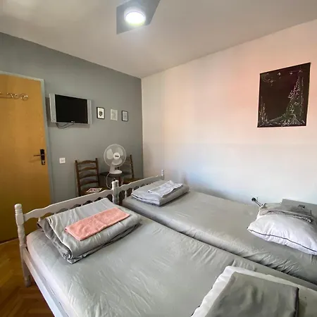 Sagr Shared Toilet And Kitchen Privatunterkunft